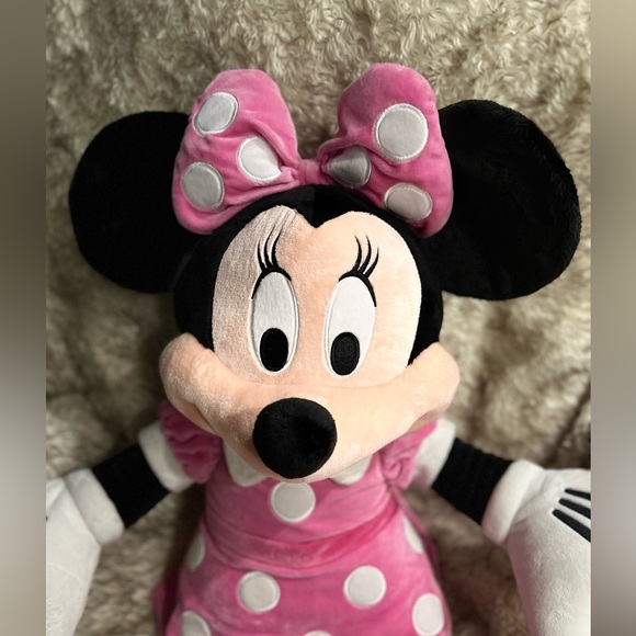 DISNEY MINNIE MOUSE PLUSH DOLL - Picture 2 of 6